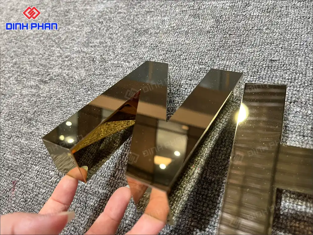Gia công chữ nhôm Đắk Lắk: Uy tín, bền đẹp, giá tại xưởng Mẫu chữ nhôm gương