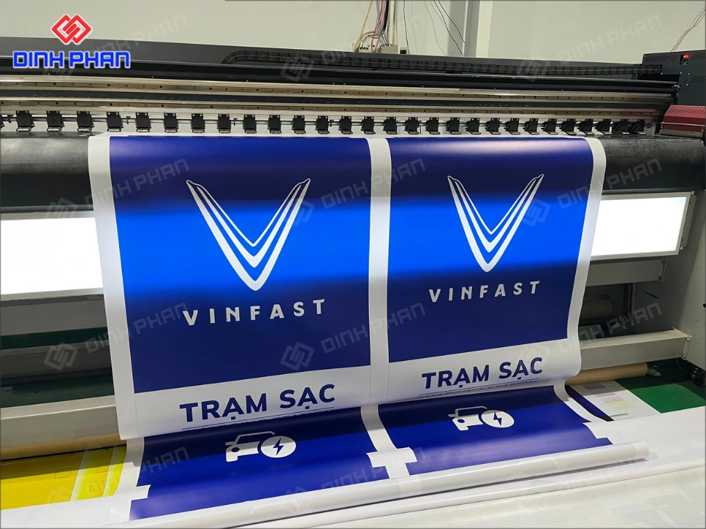Dịch vụ in UV Đắk Lắk giá rẻ, chất lượng Mẫu in UV cuộn bạt 3m cho đối tác Vinfast