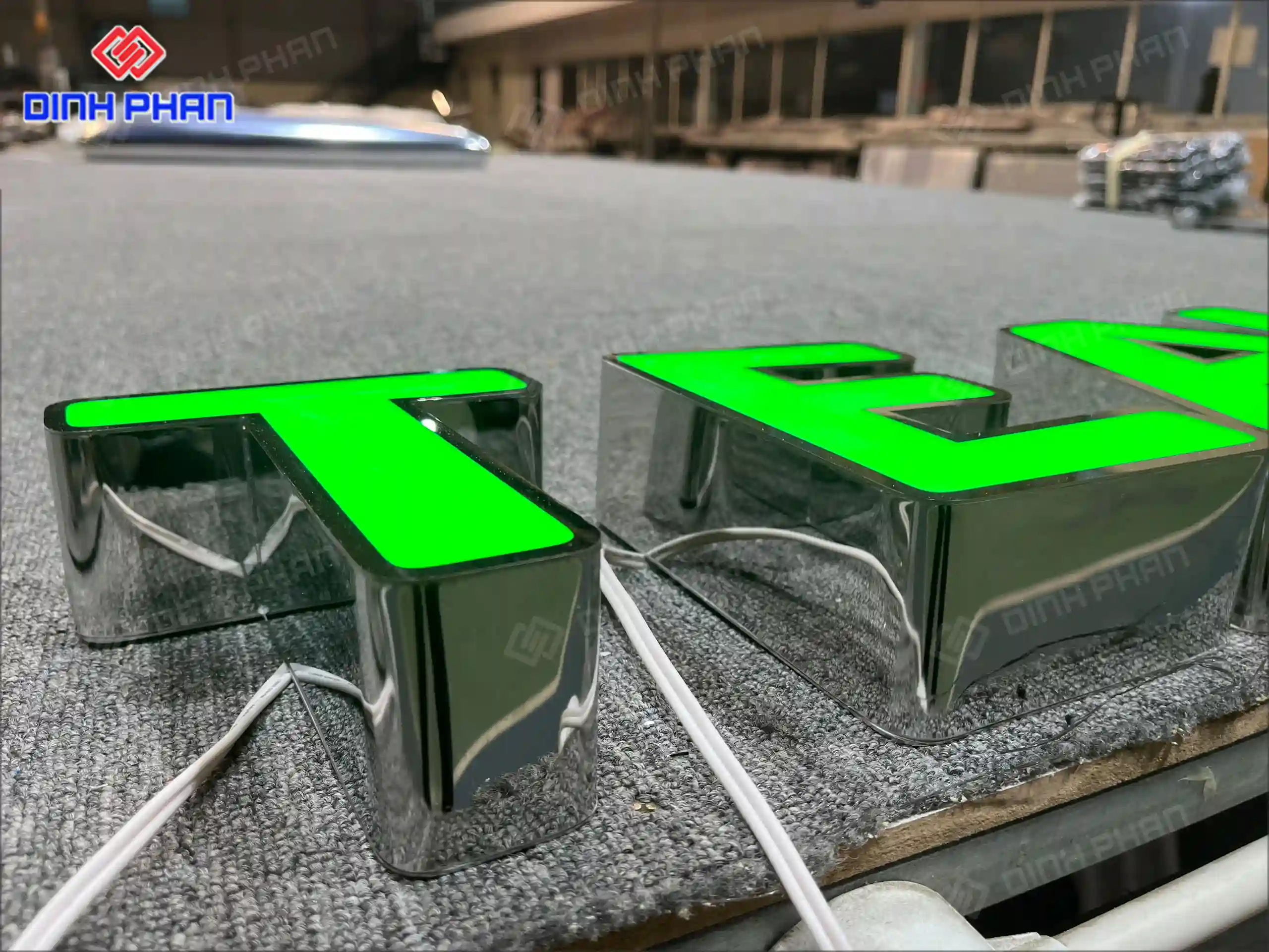 Đơn vị làm bảng hiệu chữ inox BMT giá rẻ, chất lượng Làm bảng hiệu chữ inox bmt