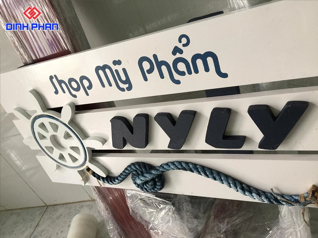 Làm bảng hiệu gỗ BMT theo yêu cầu, giá rẻ & chất lượng Làm bảng hiệu gỗ BMT