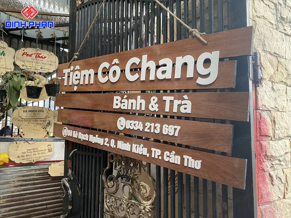 Làm bảng hiệu gỗ BMT theo yêu cầu, giá rẻ & chất lượng Làm bảng hiệu gỗ BMT