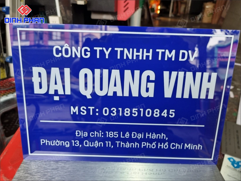 Làm bảng hiệu mica BMT đẹp, uy tín, giá tốt Làm bảng hiệu mica BMT