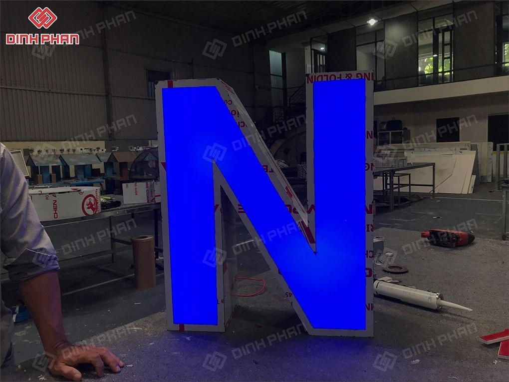 Làm bảng hiệu alu cắt cnc ở buôn ma thuột