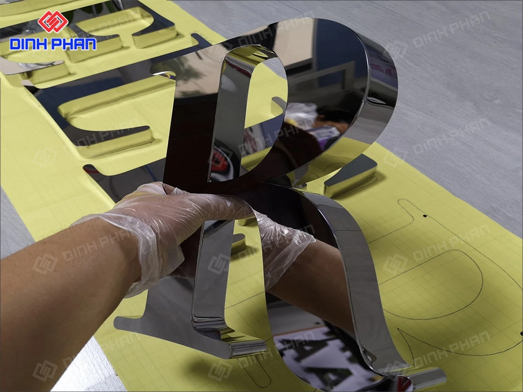 Cắt cnc alu giá rẻ bmt