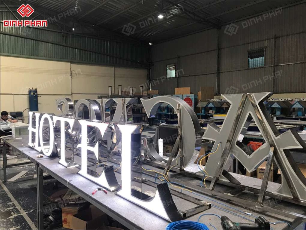 Thi công chữ inox đèn led tại Daklak Thi công chữ inox đèn led tại daklak