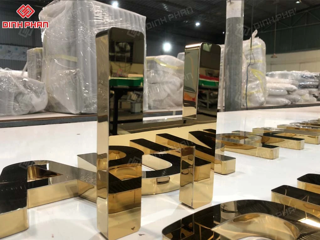 Gia công chữ inox vàng gương BMT giá rẻ, theo yêu cầu Chữ inox vàng gương bmt