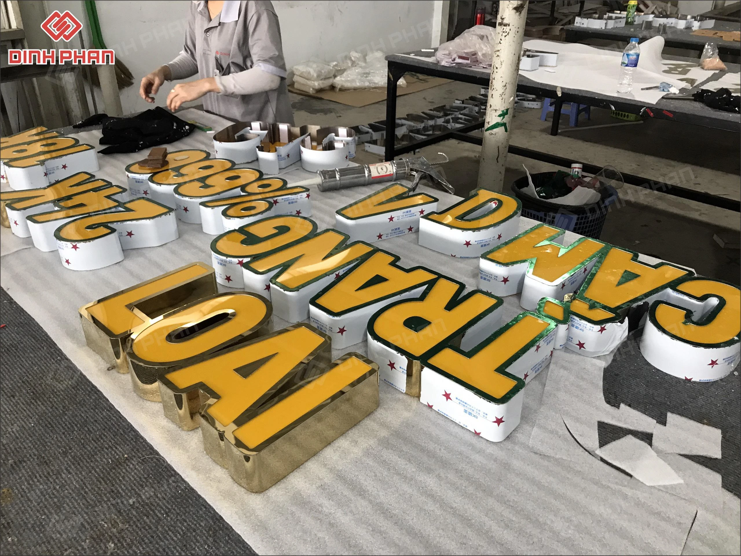 Gia công chữ inox vàng gương BMT giá rẻ, theo yêu cầu Chữ inox vàng gương bmt