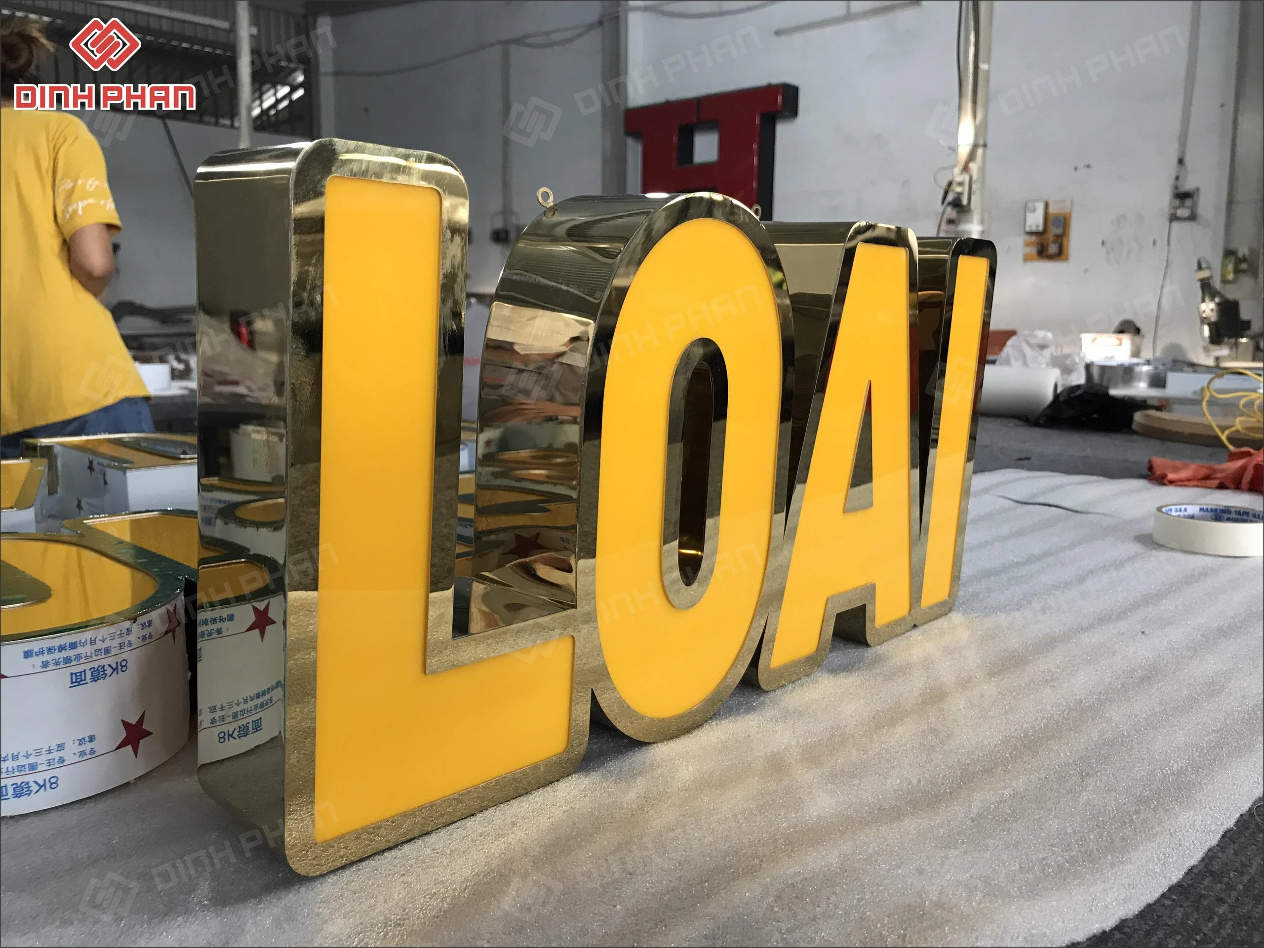 Gia công chữ inox vàng gương BMT giá rẻ, theo yêu cầu Chữ inox vàng gương bmt
