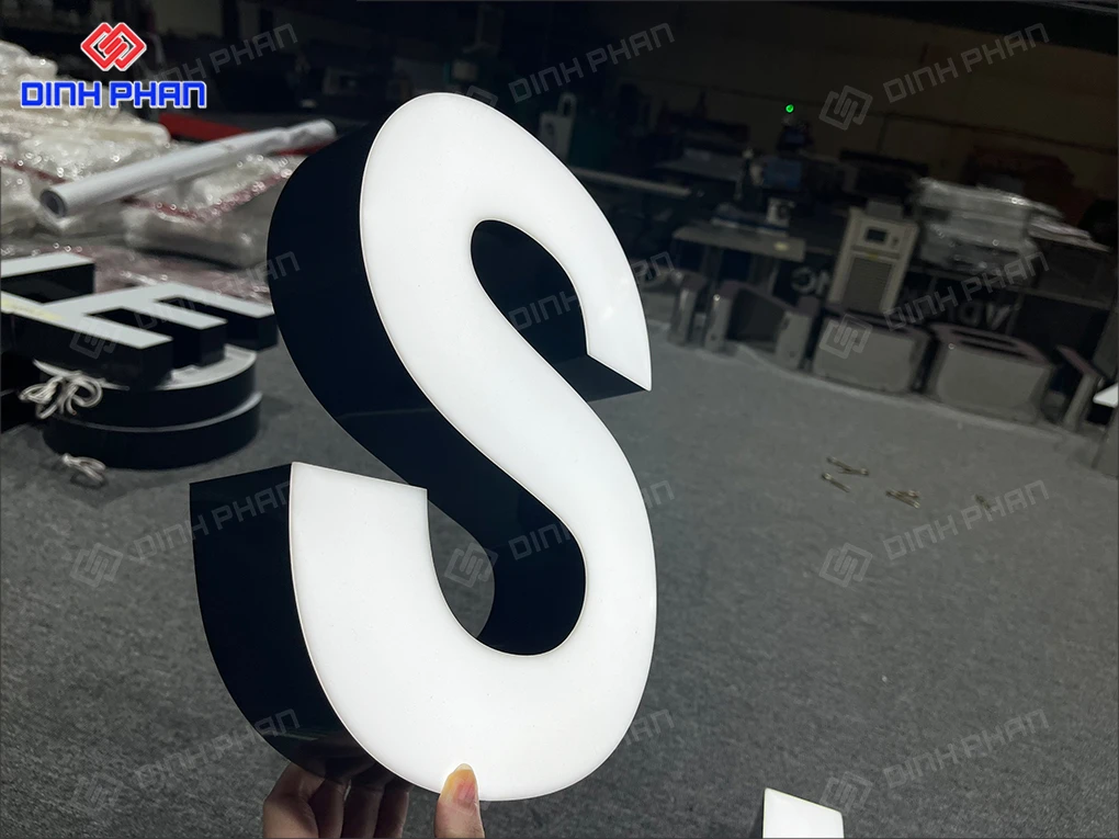 Gia công uốn chữ nhôm bmt