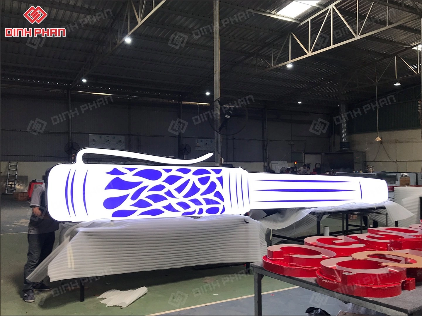 In uv trên mica tại buôn ma thuột