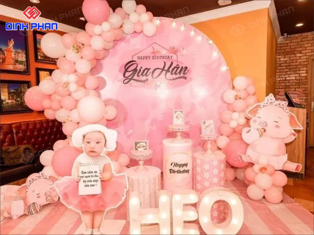 Làm bảng hiệu cho em bé đầy tháng bmt giá rẻ, theo yêu cầu