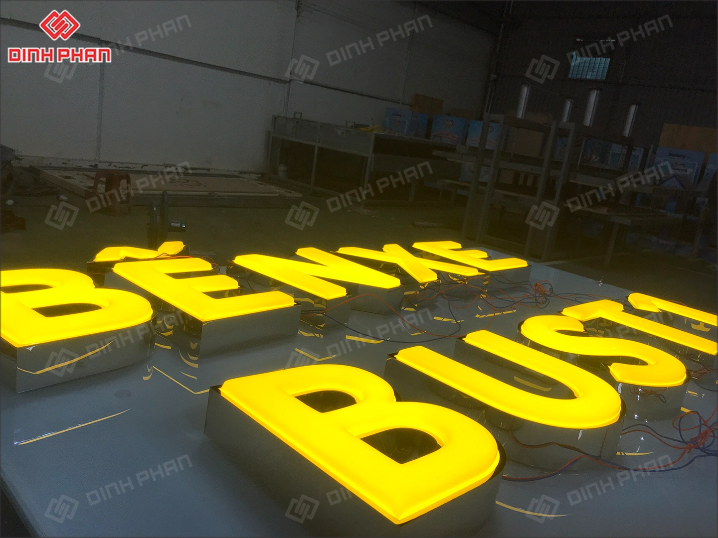 Làm chữ nổi mica đắk lắk