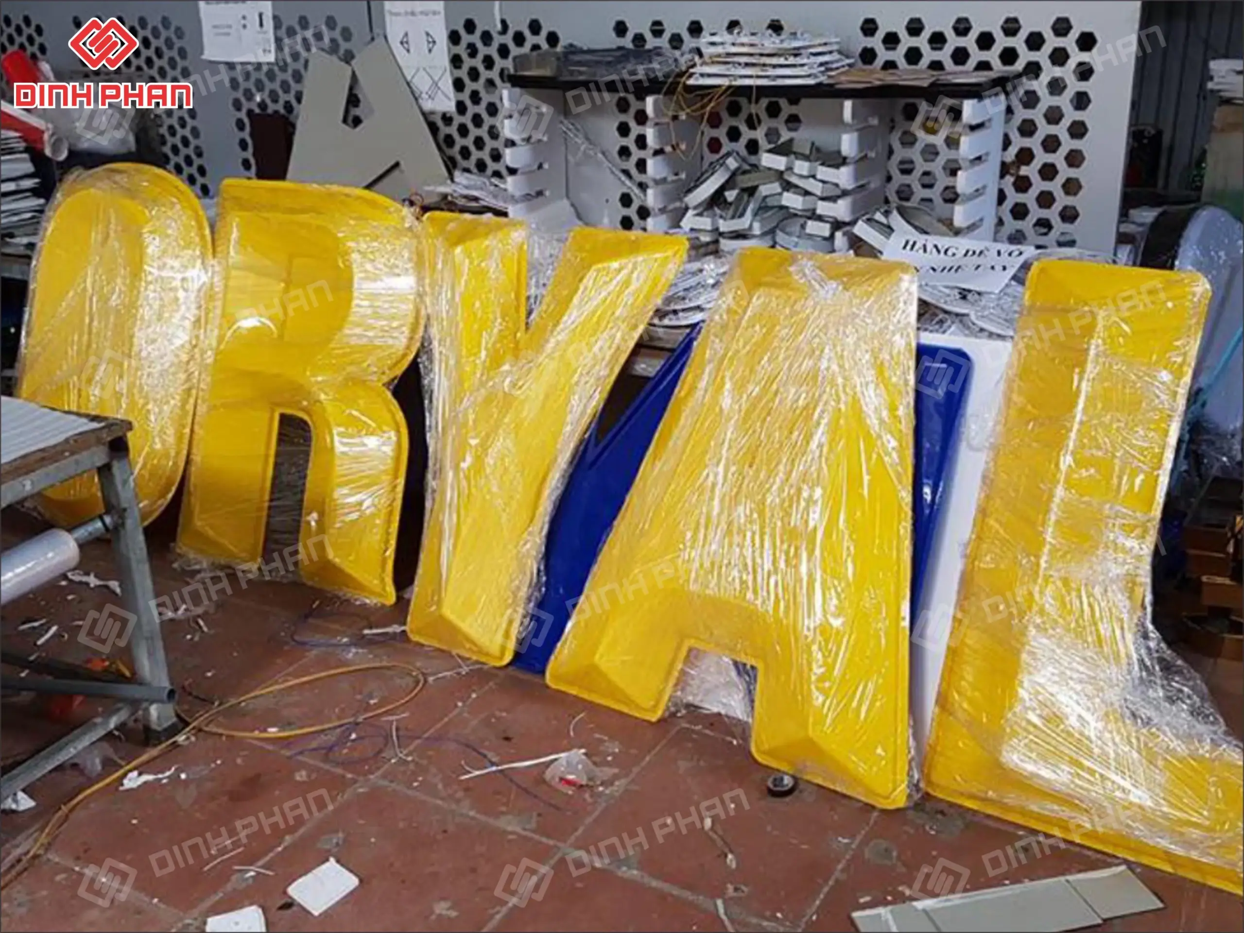 Làm chữ nổi mica đắk lắk