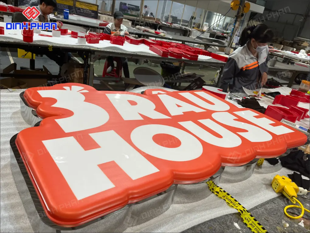 Dịch vụ in UV trên Alu BMT giá rẻ, lấy ngay Dịch vụ in uv trên alu bmt giá rẻ, lấy ngay