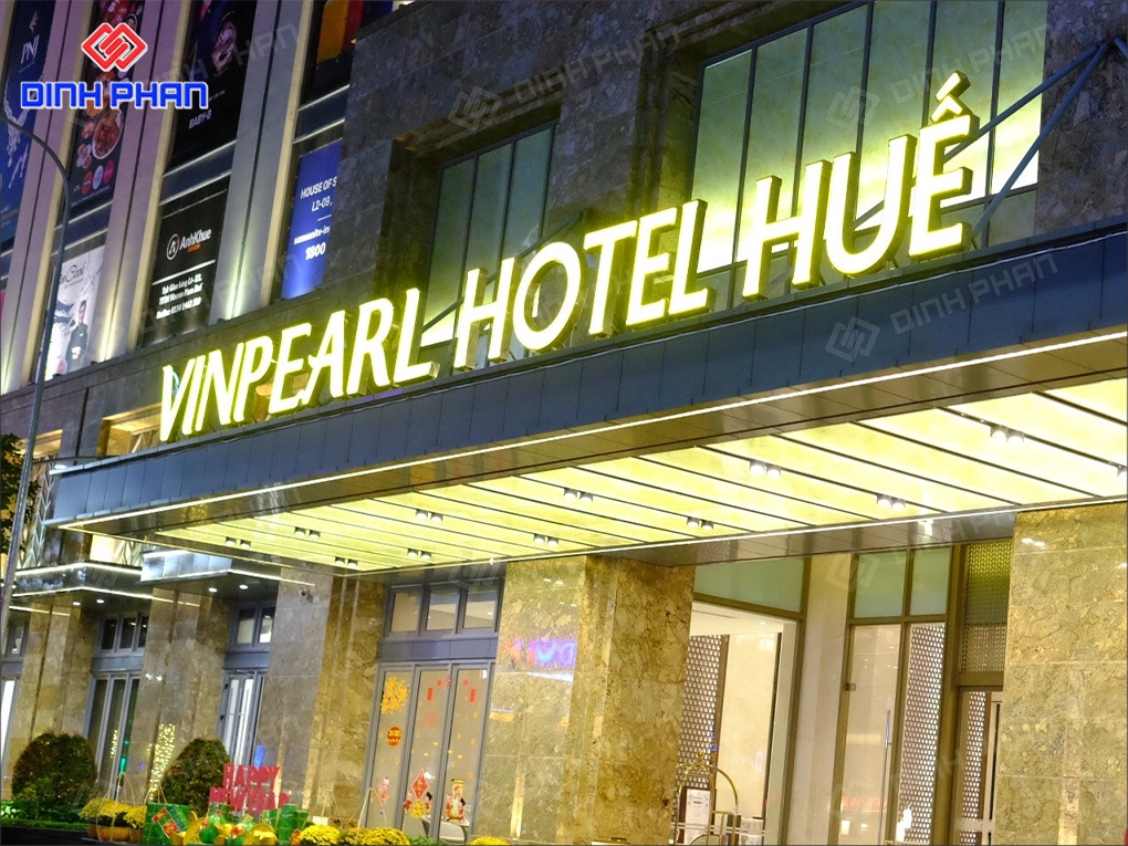 Làm bảng hiệu nha trang