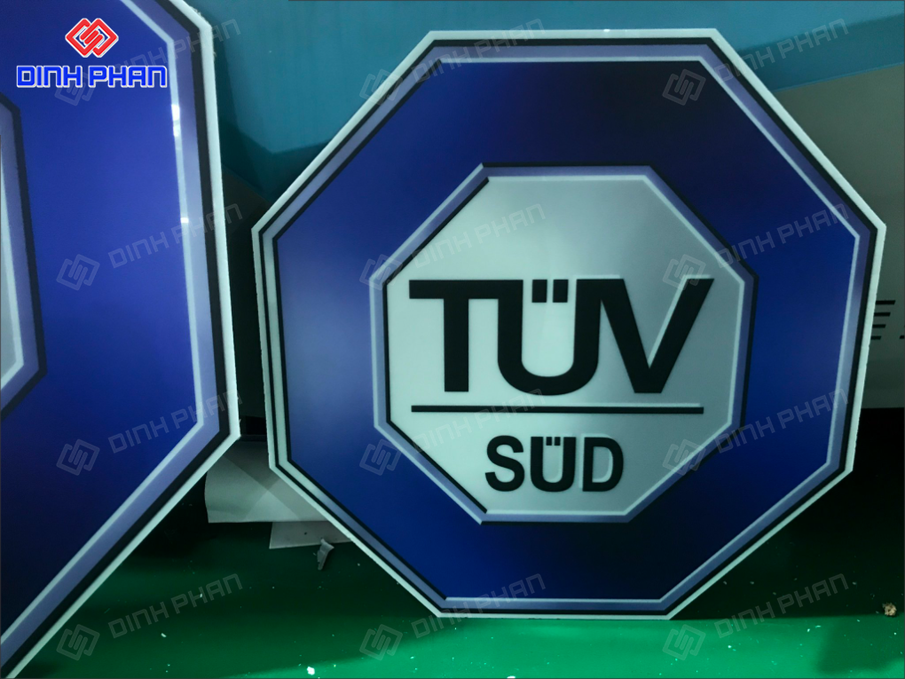 Hộp đèn hút nổi phú yên