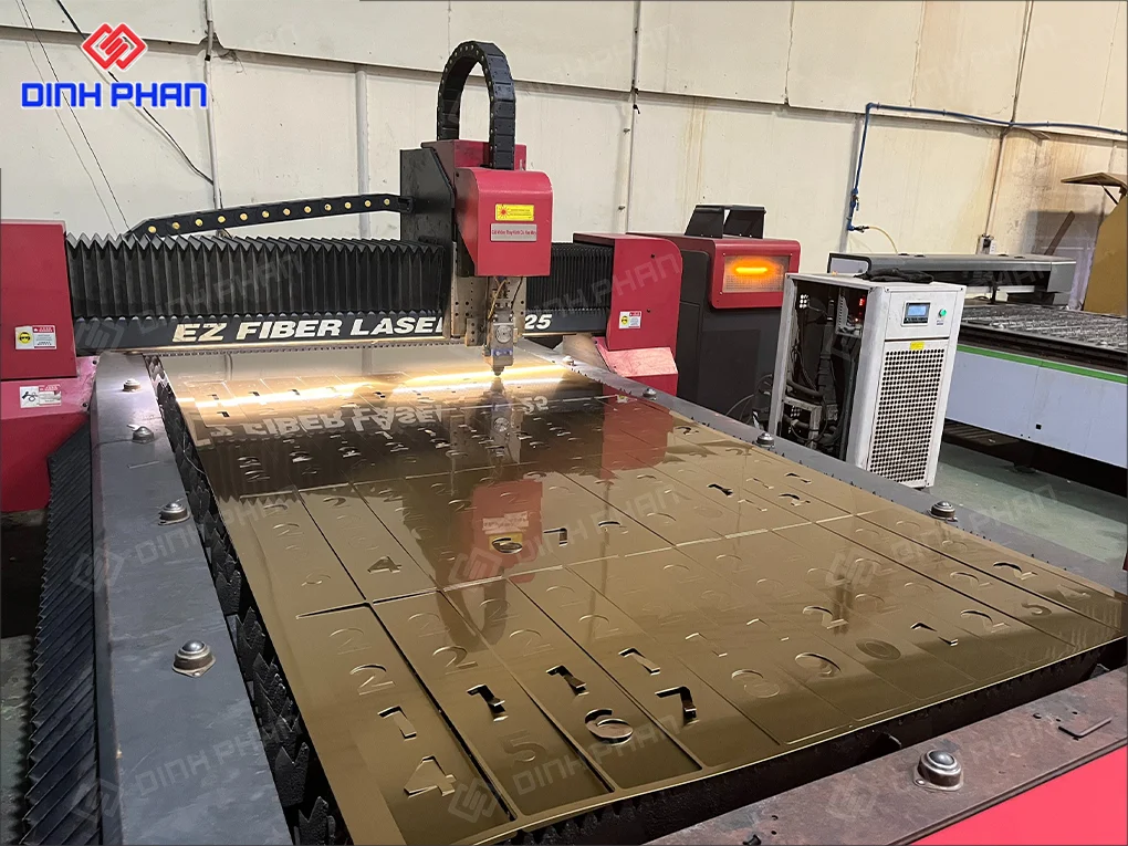 Cắt inox gia công quảng cáo