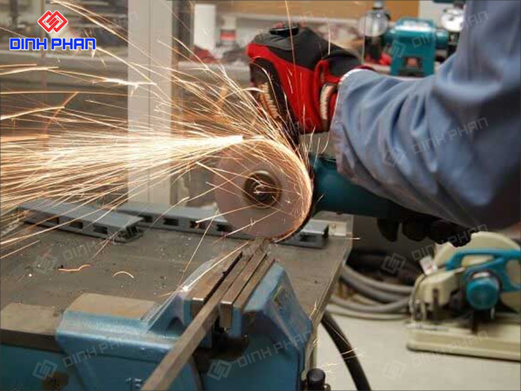 Cắt laser fiber Buôn Ma Thuột chính xác cao, hiện đại Cắt cơ truyền thống