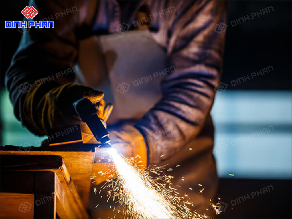 Cắt laser fiber Buôn Ma Thuột chính xác cao, hiện đại Cắt plasma