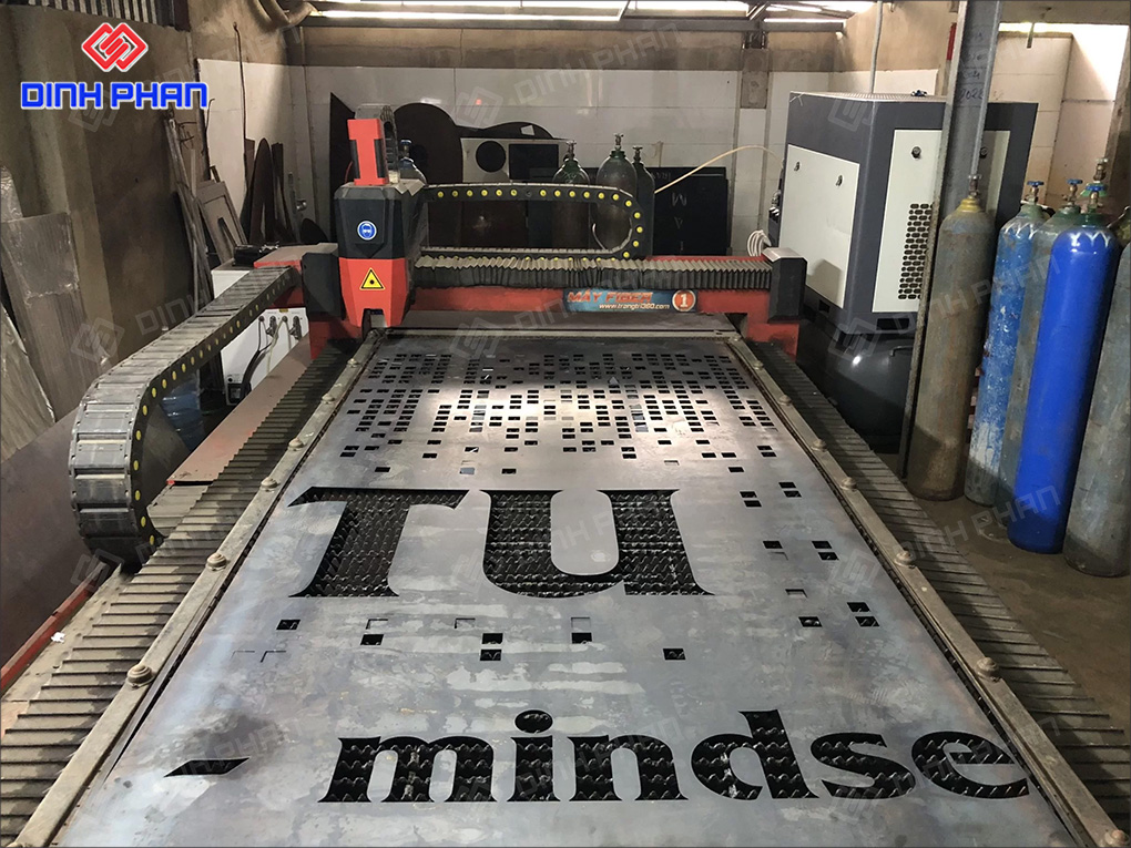 Cắt tole Buôn Ma Thuột nhanh chóng, giá xưởng tốt Máy cắt laser