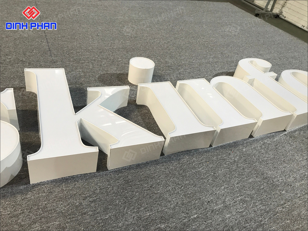 Chữ nhôm nguyên khối