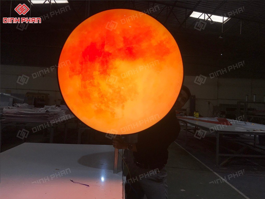 In UV mica Khánh Hòa in ấn sắc nét, bền màu Hộp đèn mặt trăng