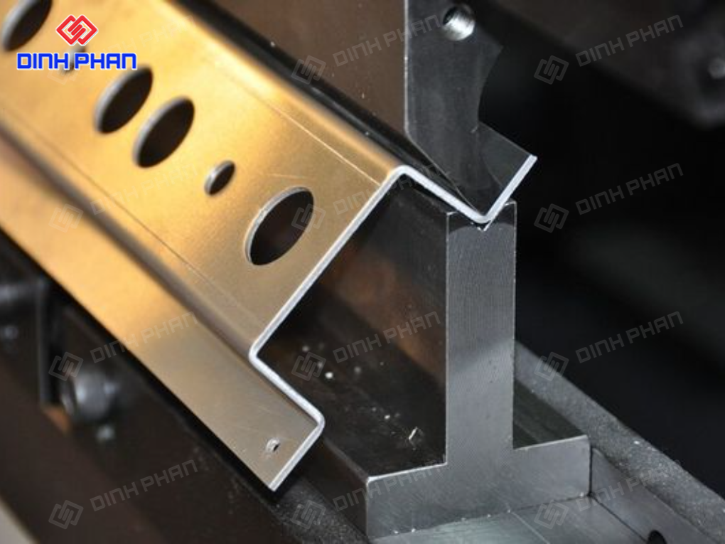 Cắt sắt tấm đắk lắk bằng plasma nhanh, giá tốt nhất