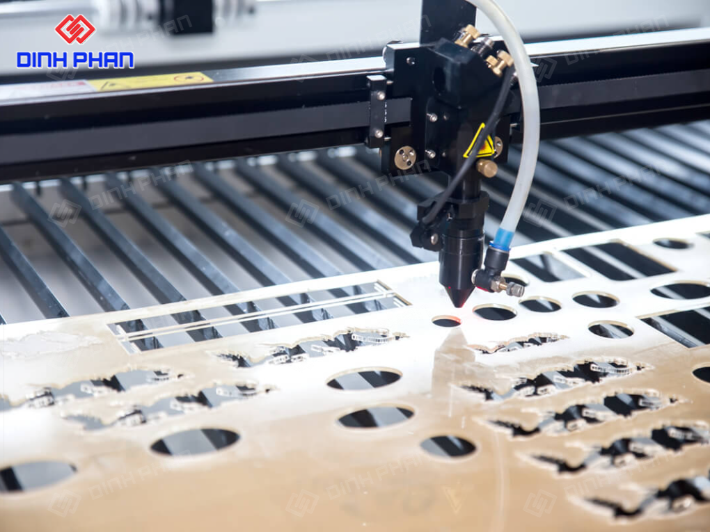 Khac laser dak lak 1